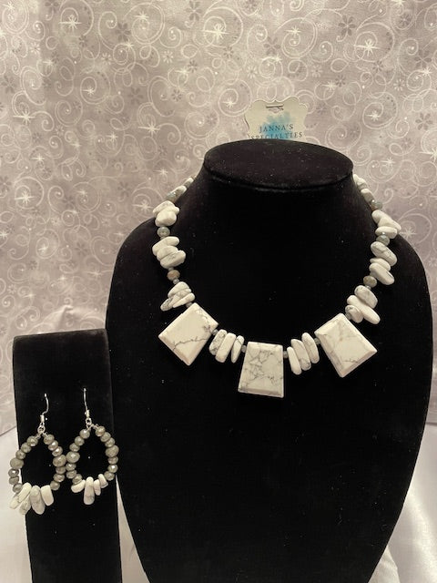 Anne: Howlite Necklace