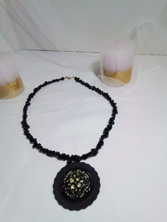 Noire Necklace