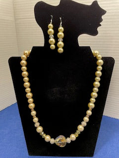 Beige Pearl with accents